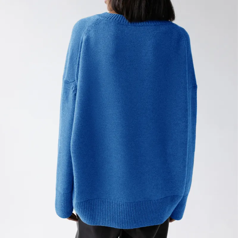 Suéter solto azul de viscose suave para mulheres