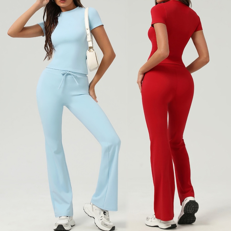 4-Piece Roupas de Esporte Fofas para Mulheres, Top de Ginástica Almofadado + Camiseta de Exercício de Manga Curta + Shorts com Corda de Ajuste &amp; Calças Flare para Dança Conjunto de Roupas de Fitness