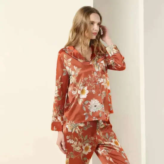 Conjunto de Pijamas Longos de Seda Personalizados para Mulheres em Moda Casual