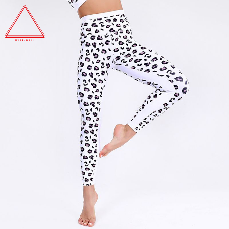 Conjunto de Ginástica Sustentável em Tecido Reciclado para Mulheres, Top de Ginástica Estampado de Onça e Leggings de Cintura Alta para Yoga