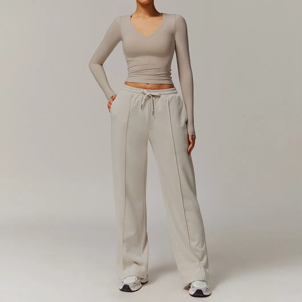 Calças curtas esportivas de cintura alta, camisa de roupas esportivas para o traje casual feminino durante o treino
