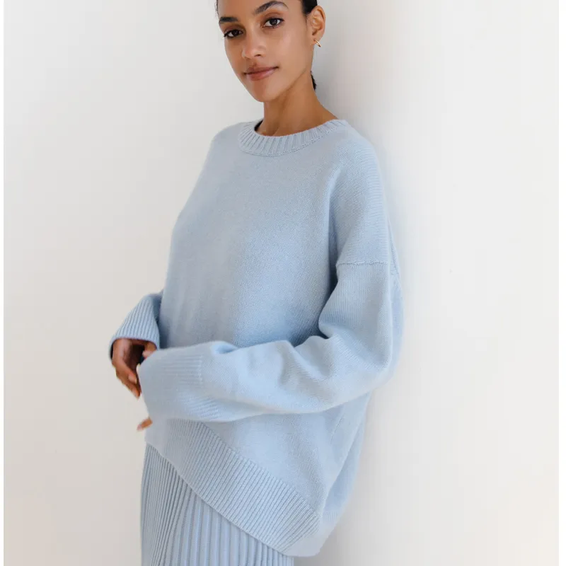 Suéter solto azul de viscose suave para mulheres