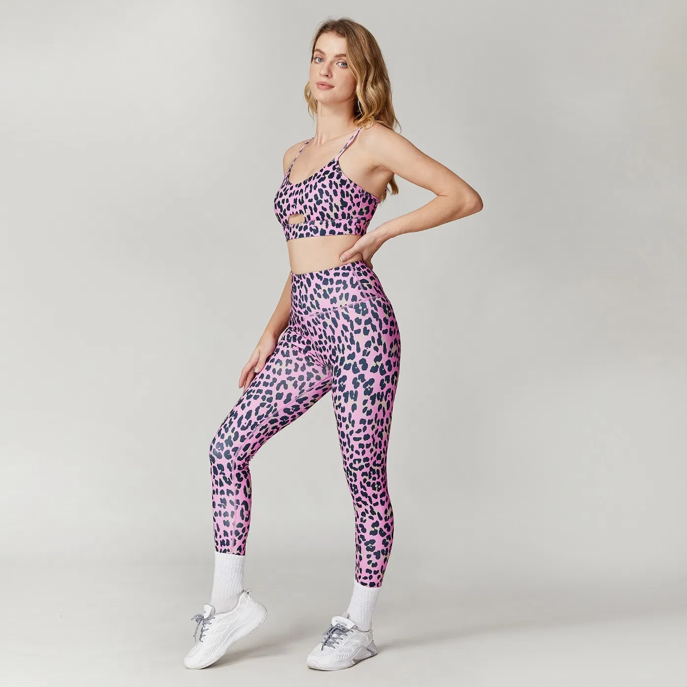 Fabricantes de Roupas de Fitness Tianchen Novo Design 2PCS Conjunto de Roupas Ativas de Leopardo para Mulheres, Sutiã Esportivo de Marca Própria + Leggings de Fitness