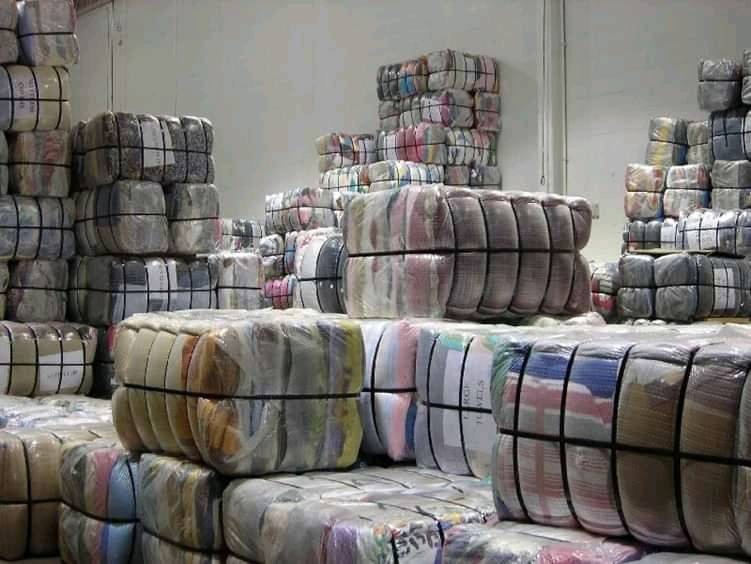 100kg Mulheres Branded Bales Jeans Usados Plus Size Excedentes Bale Roupas de Vestir