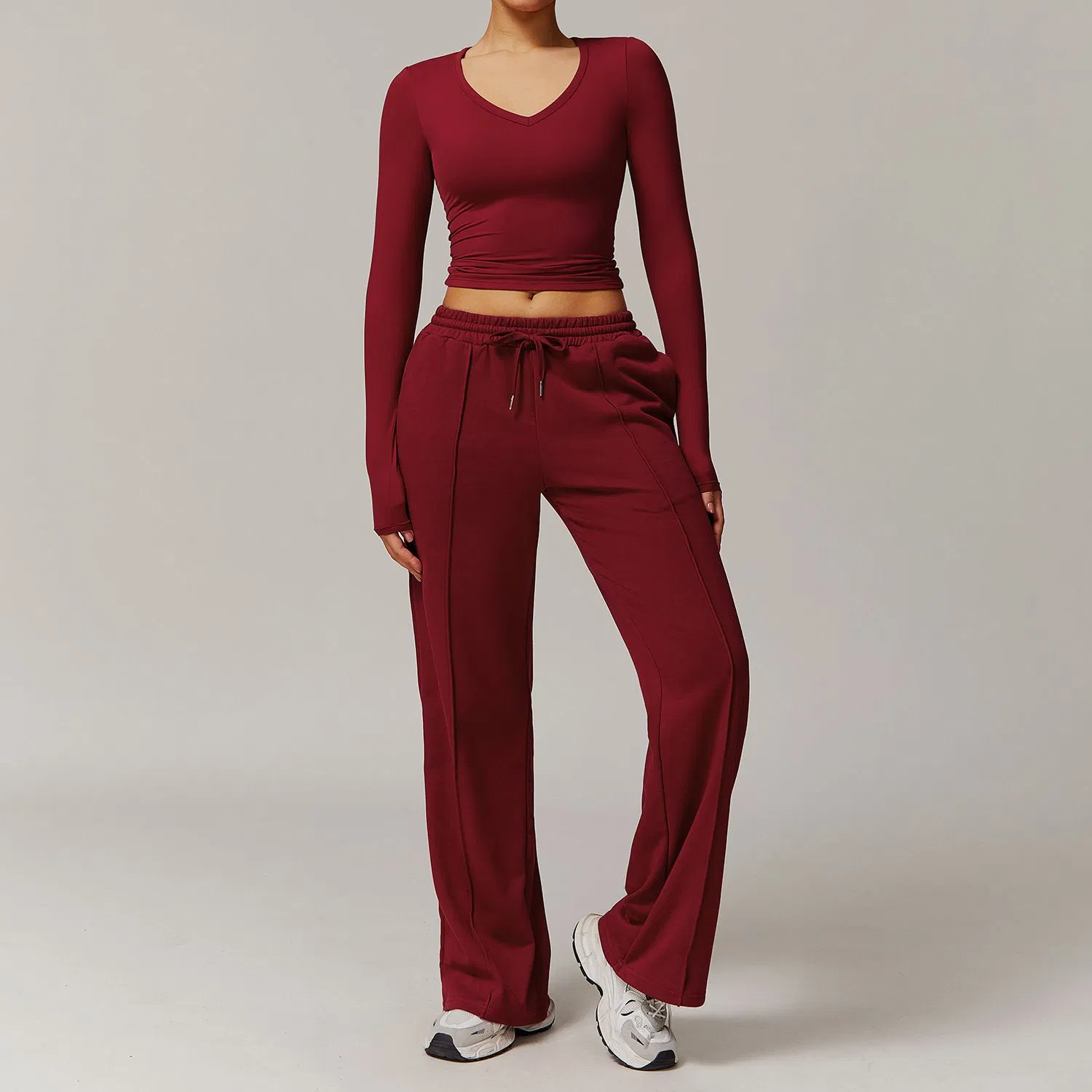 Calças curtas esportivas de cintura alta, camisa de roupas esportivas para o traje casual feminino durante o treino
