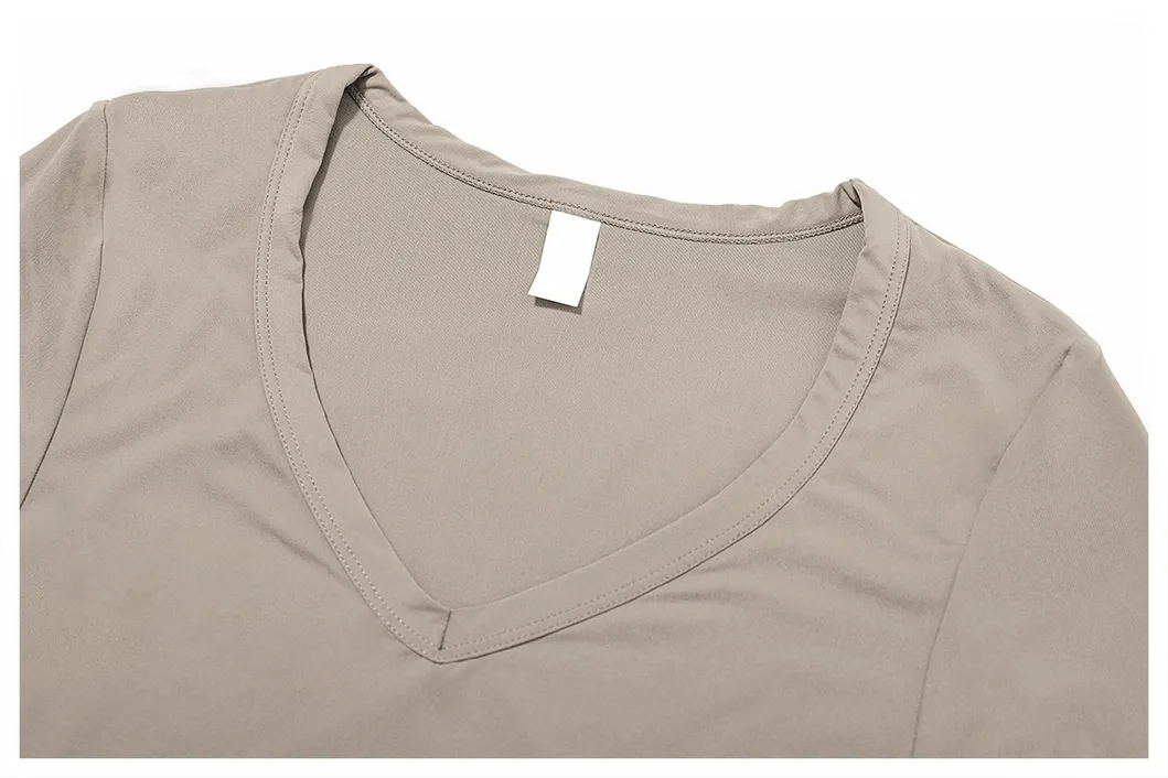Calças curtas esportivas de cintura alta, camisa de roupas esportivas para o traje casual feminino durante o treino