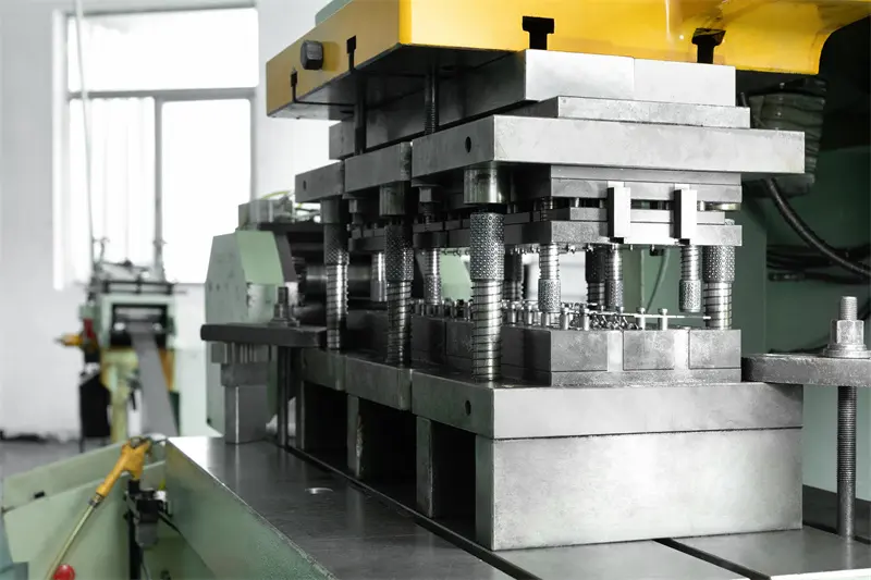 mccb moulding metal stamping production line