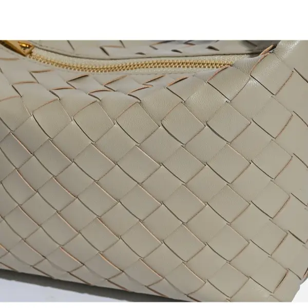 China Women's Luxury Genuine Leather Tote Handbag with Waterproof Zipper Closure Casual Stylish Design Polyester Lining Manufacturers, Suppliers