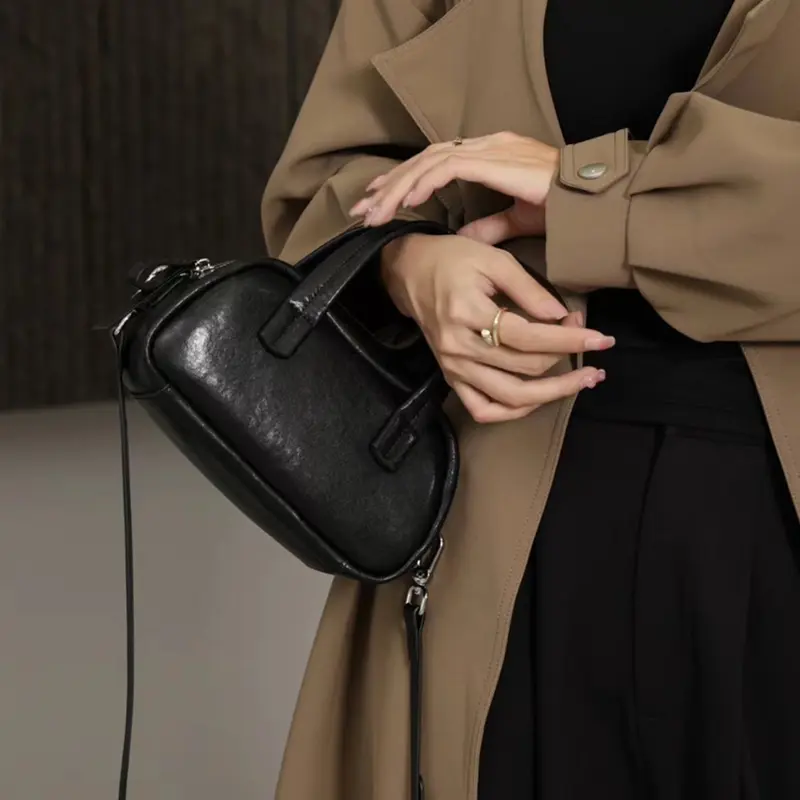 Wholesale Cowhide Boston Bag Handheld Shoulder Messenger Bag Bowling Bag Manufacturers, Supplier