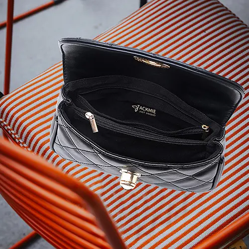 Leather Belt Bag Compartment Details