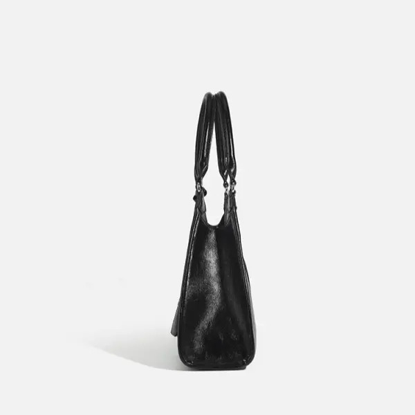 China Genuine Leather Waterproof Handbag Zipper Lightweight Portable for Business Travel Outdoor Use Compact 1-1.9L Capacity Manufacturers, Suppliers
