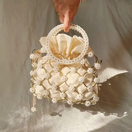 Internal structure of Pearl Clutch