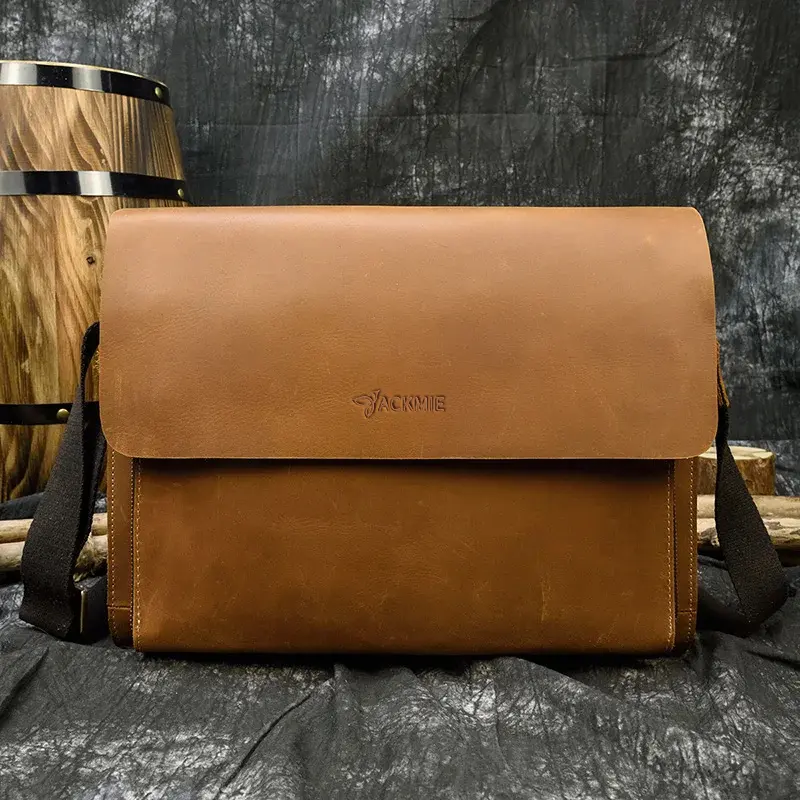 China Genuine Leather Large Capacity Messenger Crossbody Bag Vintage Laptop Bag Factories, Suppliers