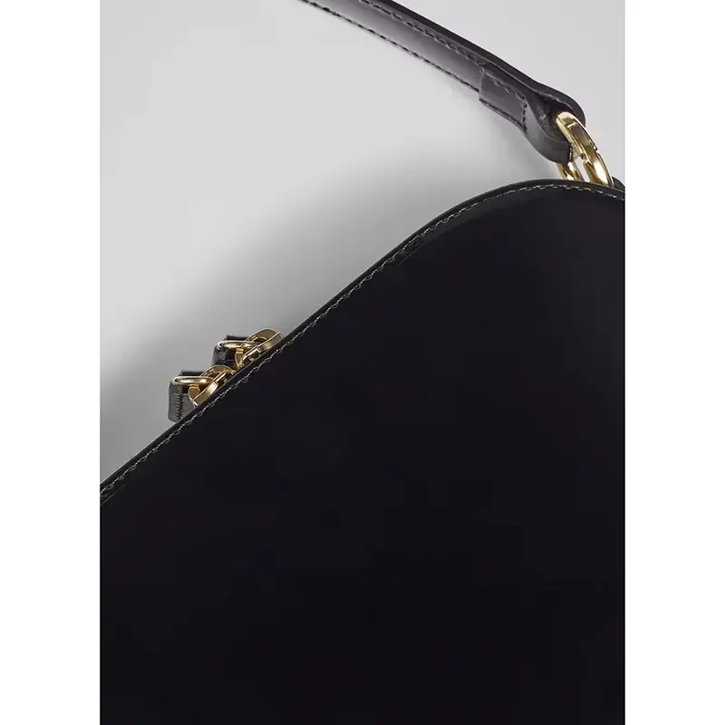 China Black Patent Leather Cross-Body Bag Manufacturer, Factories