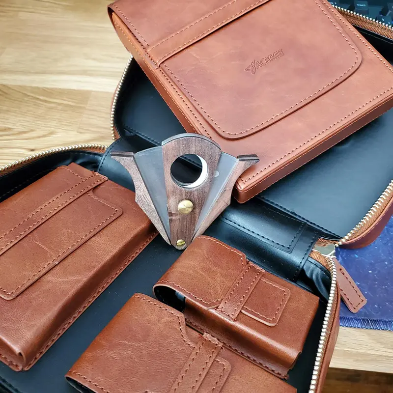 China Luxury Brown Leather Travel Cigar Humidor Portable Cigar Bag Factory, Factories