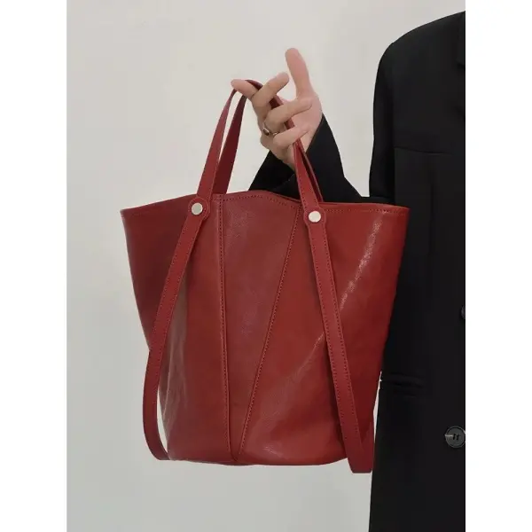 Wholesale Leather Classic 1-1.9L Magnetic Buckle Closure Waterproof Totebag for Outdoor & Business Use Manufacturers, Factories
