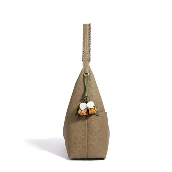 Wholesale Customized Women's Genuine Leather Luxury Button Closure Waterproof Polyester Lining Shoulder Strap Outdoor Tote Bag-Ackmie Manufacturers, Supplier