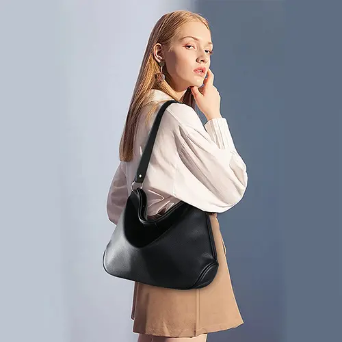 Internal view of the hobo bag