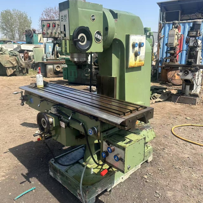 X6132 Heavy Duty Universal Horizontal Milling Machine Manual Tool with BT40 Spindle Taper Competitive Price