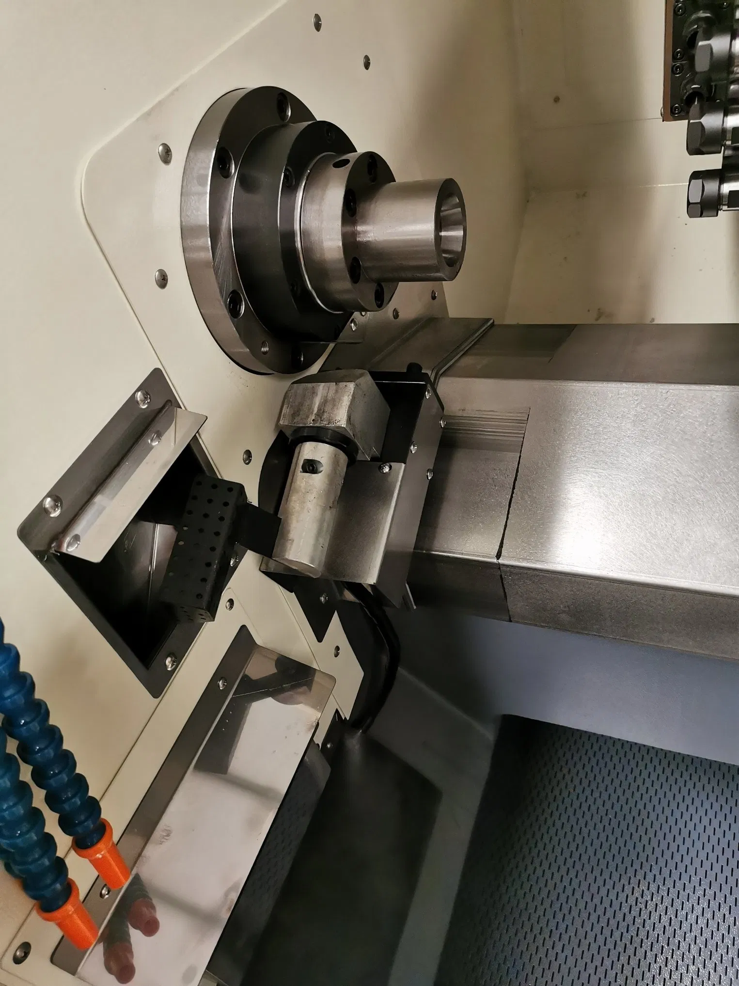CNC Lathe Ck32A3 High Precision CNC Lathe Swiss Type for Metal Turning and Milling in China