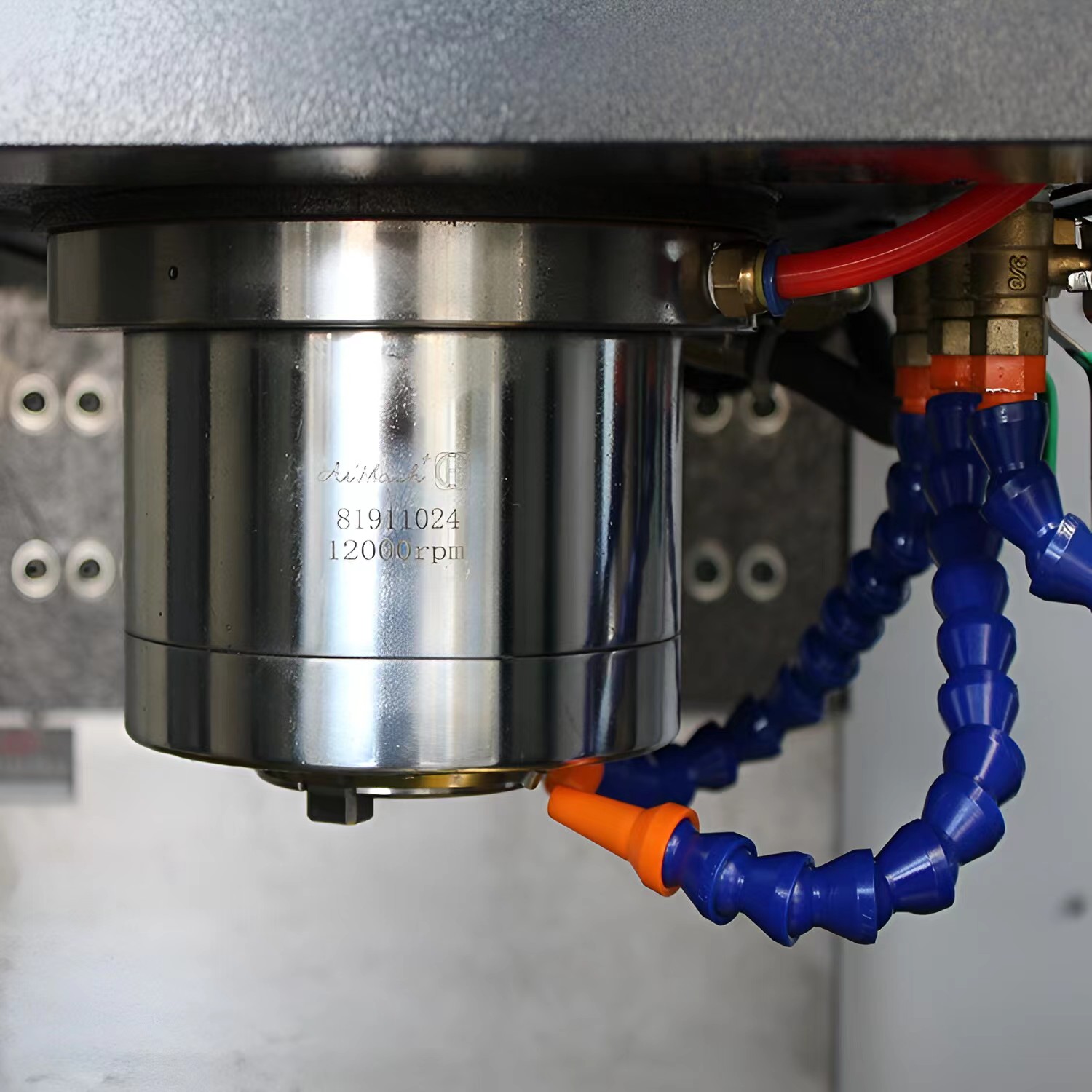 Fraiseuse CNC 5 Axes VMC650 Smaller Vertical CNC Milling Machine 5 Axis For High Accuracy Die Mold Manufacturing
