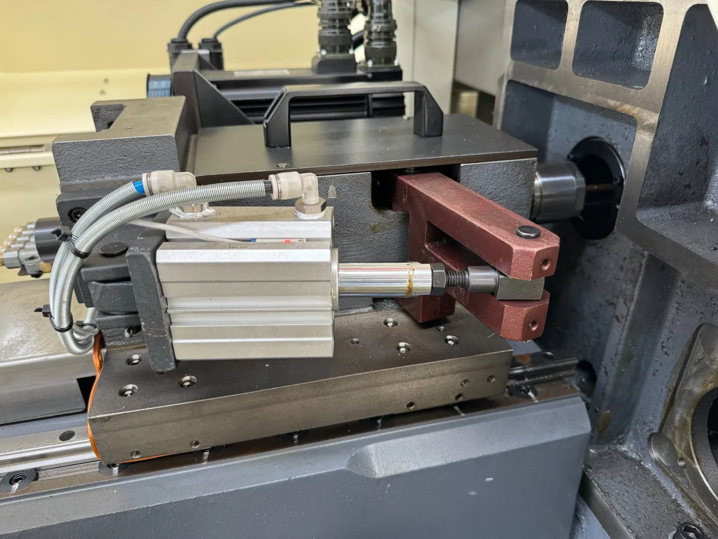 Ck1113 High Accuracy Sliding Head Lathe Swiss Type CNC Lathe Machine