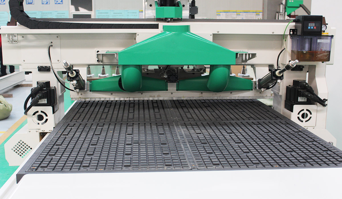1325 Auto Tool Change Wood Engraving Cutting Drilling Atc Cnc Router Machine For Furniture Production