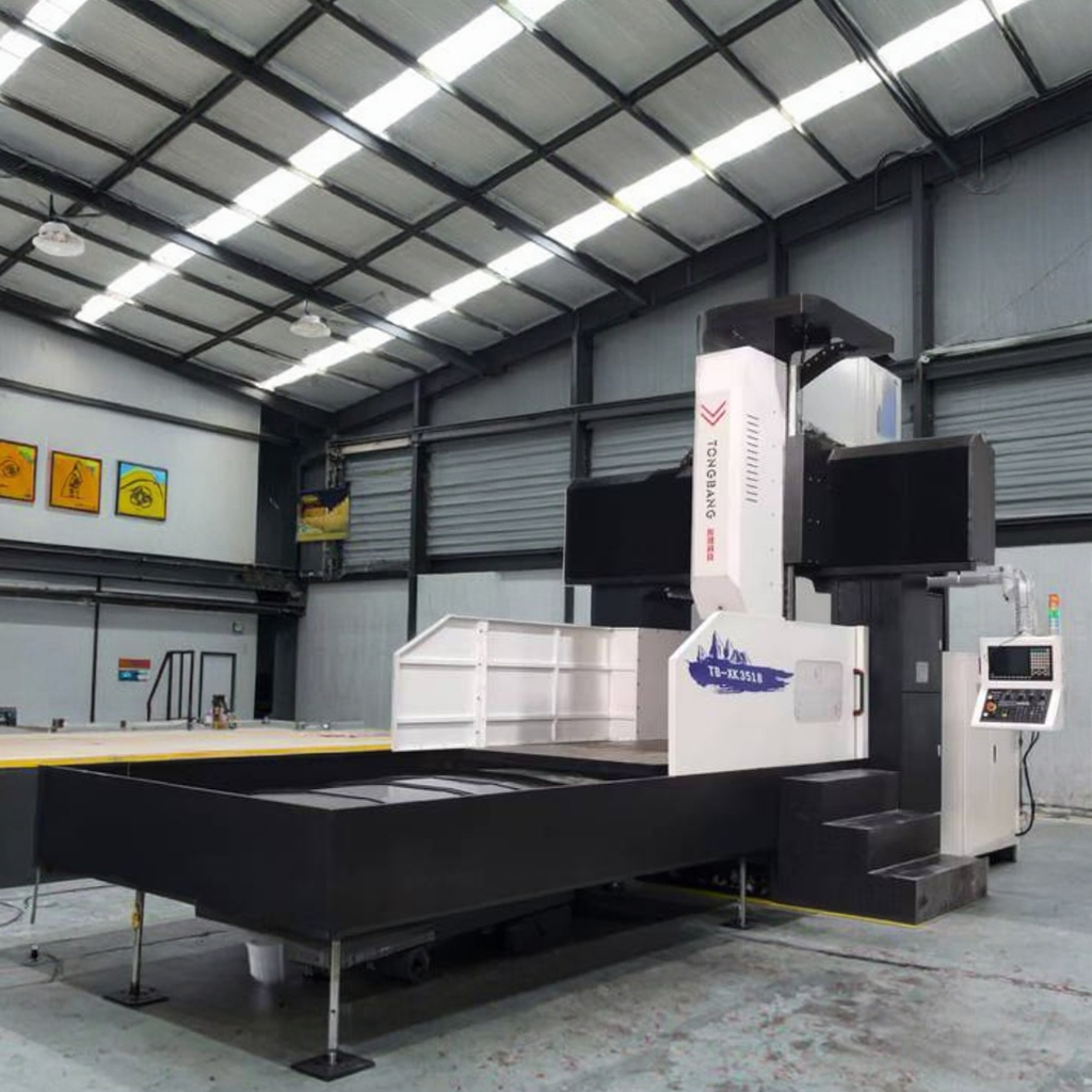 Heavy Duty 3 Axis Gantry Milling Machine Aluminum Automotive Components Siemens BT50 Automatic Tool Changer CE Certification
