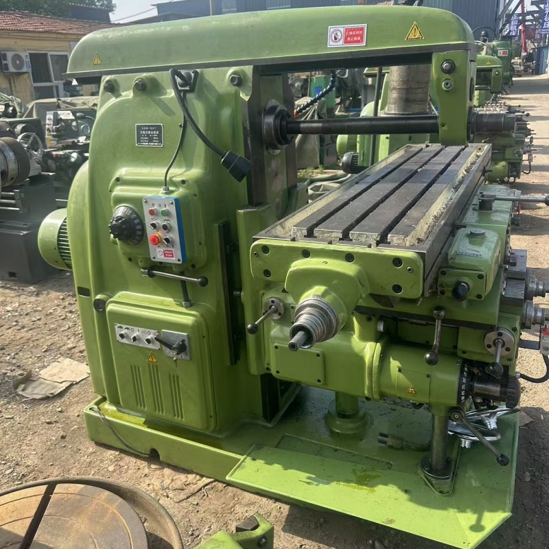 X6132 Heavy Duty Universal Horizontal Milling Machine Manual Tool with BT40 Spindle Taper Competitive Price