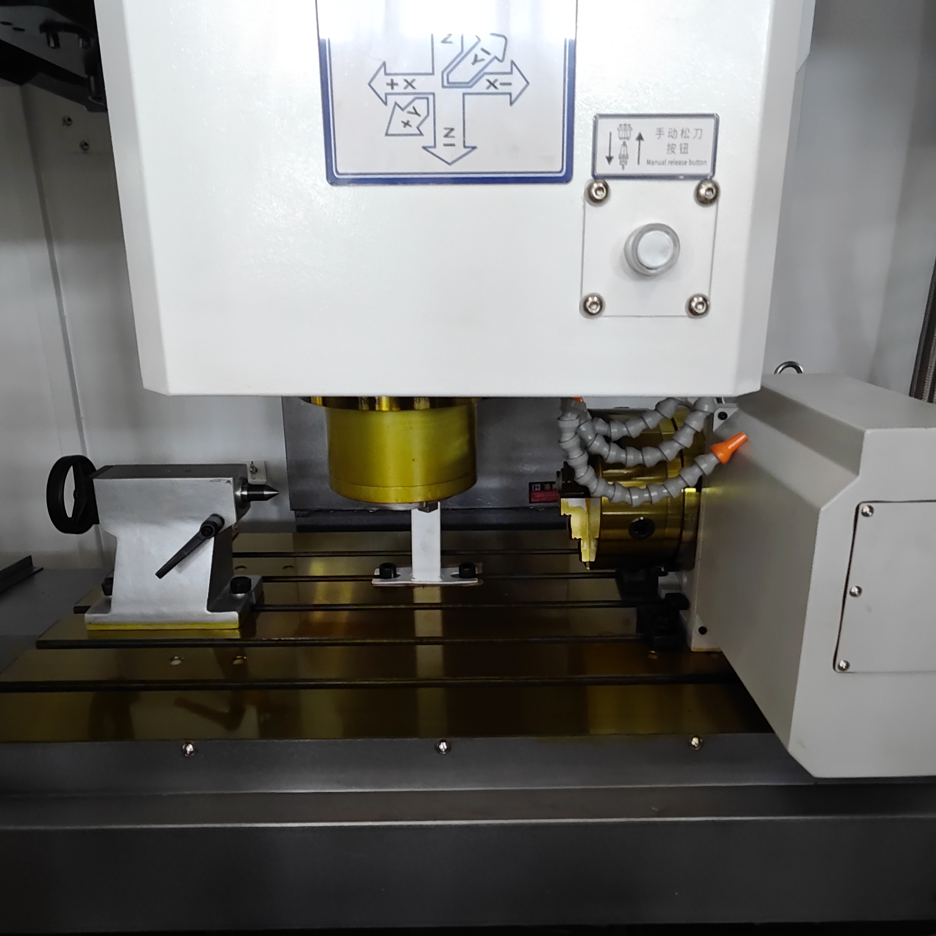New High Precision Fanuc/Mitsubishi Heavy Duty Five Axis Vertical CNC Milling Machine VMC855