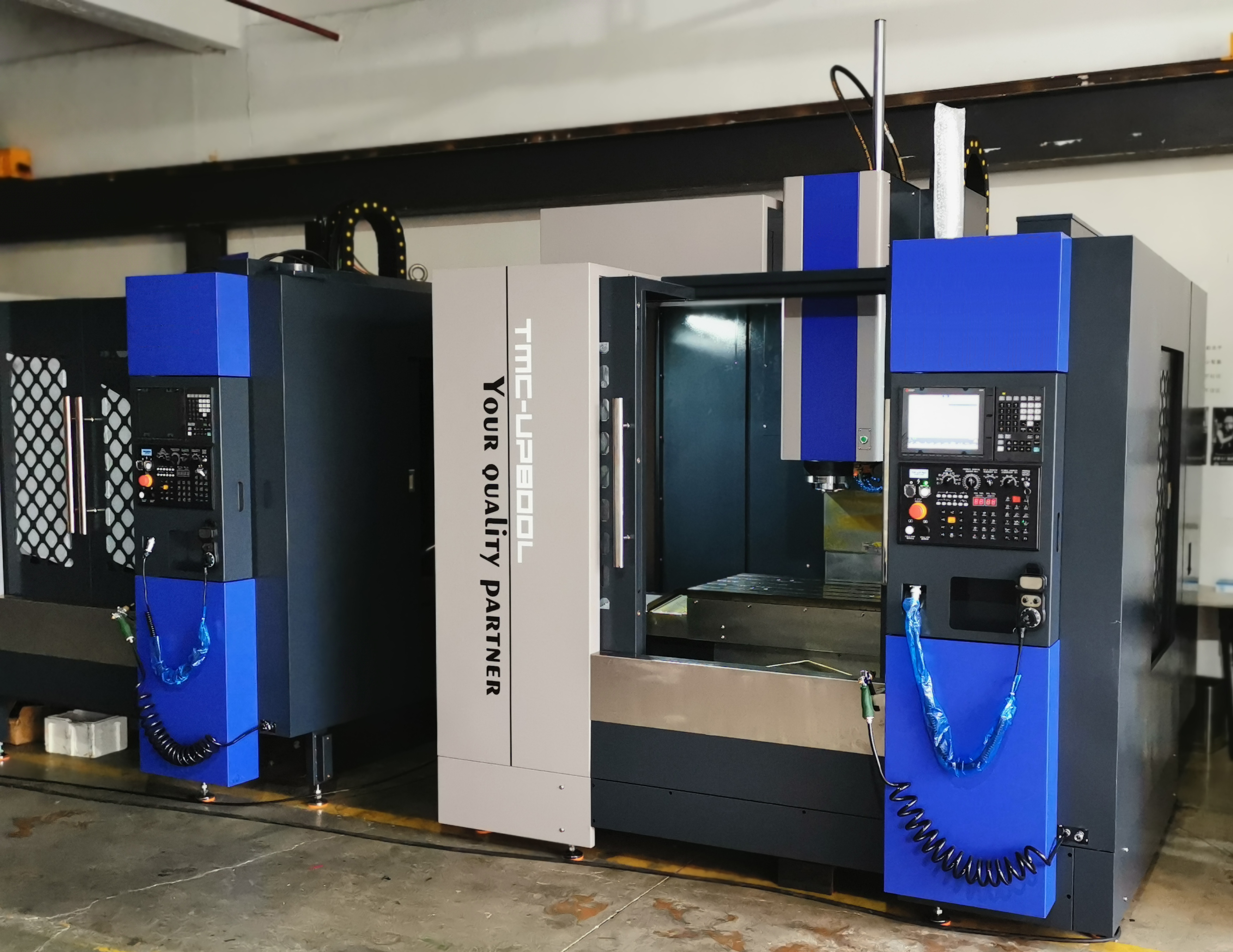 VMC850 Dongguan High Precision High Quality Vertical CNC Machining Center Siemens Control Single BT40 Automatic Light Duty
