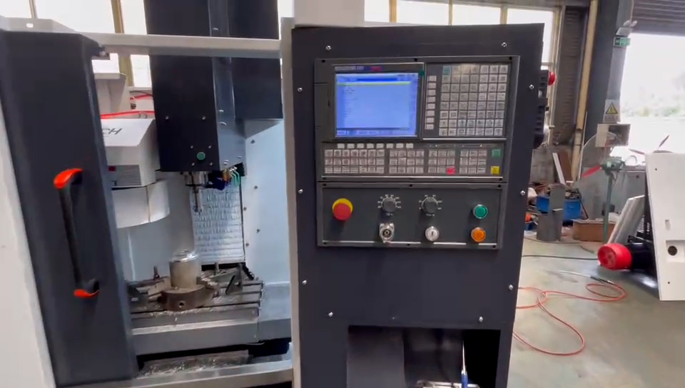 Cnc 5 Axis Hurco VMC300 Graphite VMC Cnc Machining Centre 3 Axis Cnc Machine Hot Product Provided 20 Bearing Vertical 2 Years