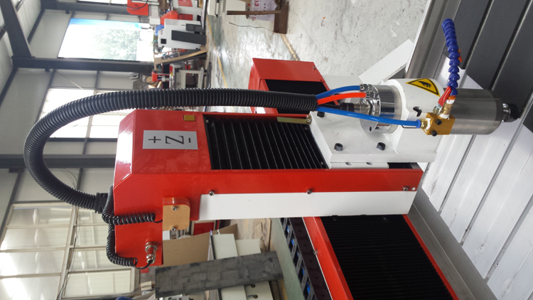 Mini Desktop 6090 CNC Router Machine DSP Control System Single 3D Capabilities Motor 2.2kW Water Cooling 24000rpm Gear Pump High