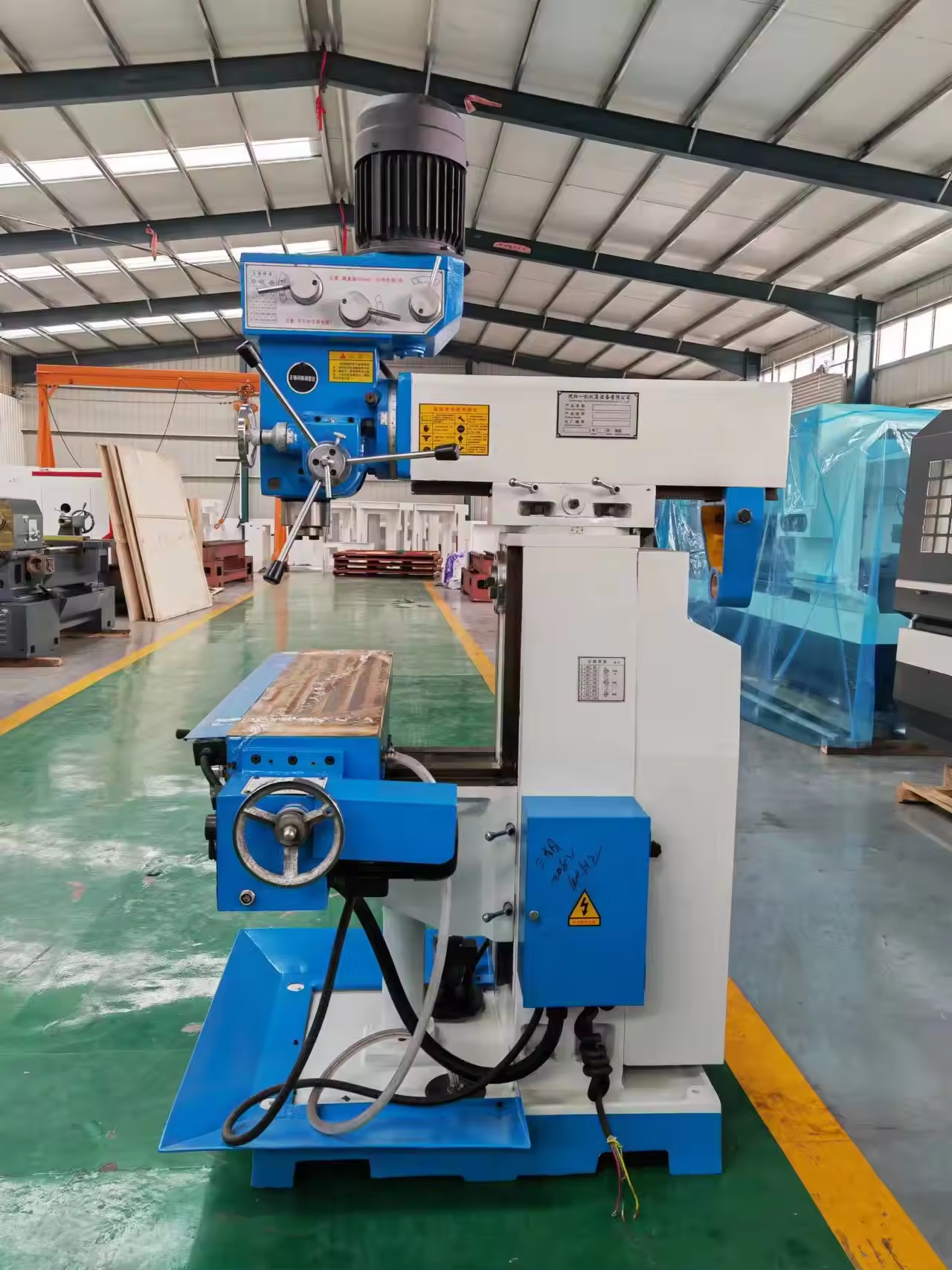 Popular China Manual Mill Zx7550cw Universal Multifunctional Drilling and Milling Machine with Dro Competitive Price