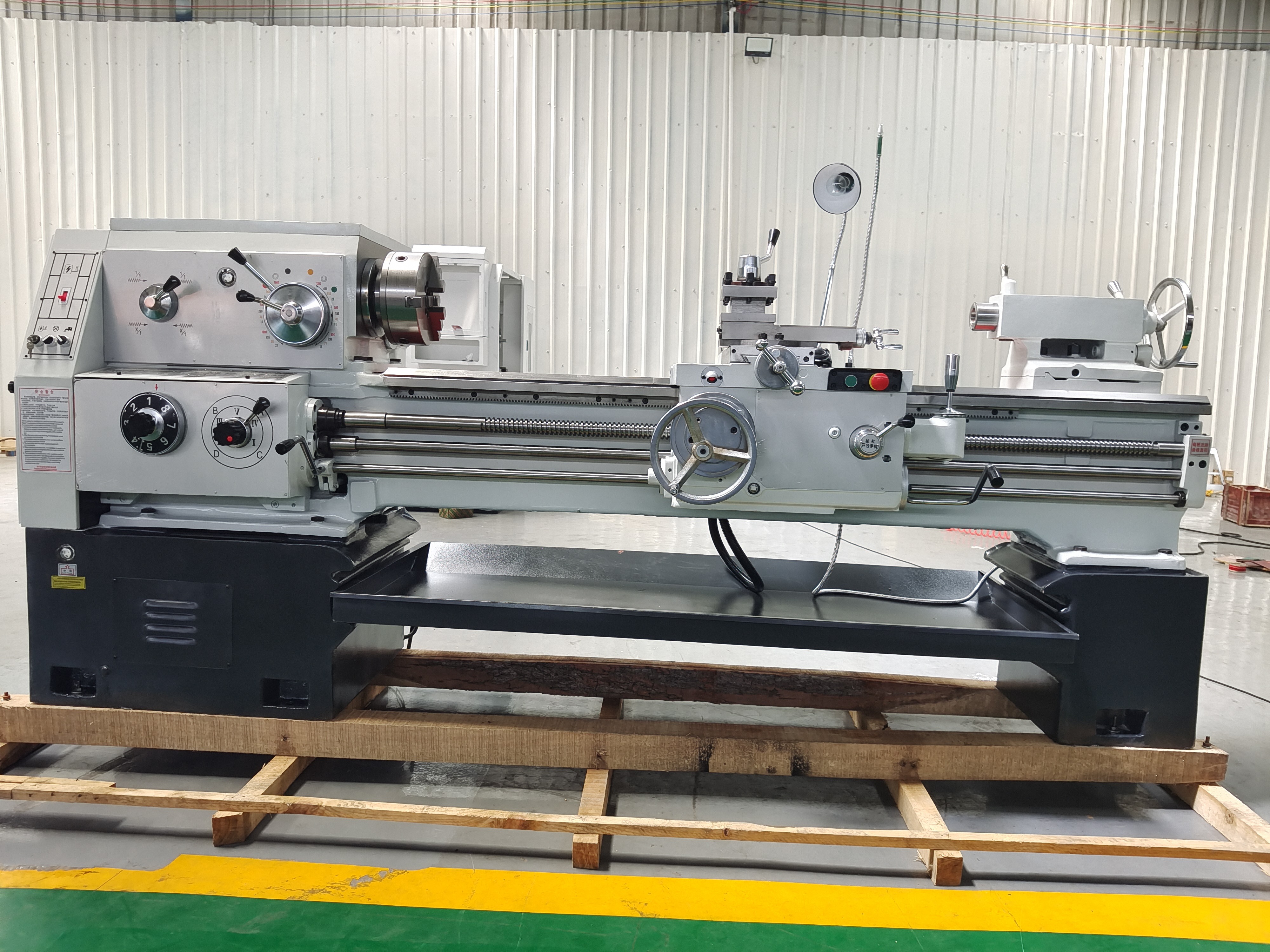 Light Duty CA6150 Automatic Horizontal Metal Lathe Machine Tool New 220V/380V BT50 Spindle 6/4 Tool Stations 10-1400 RPM 1500mm