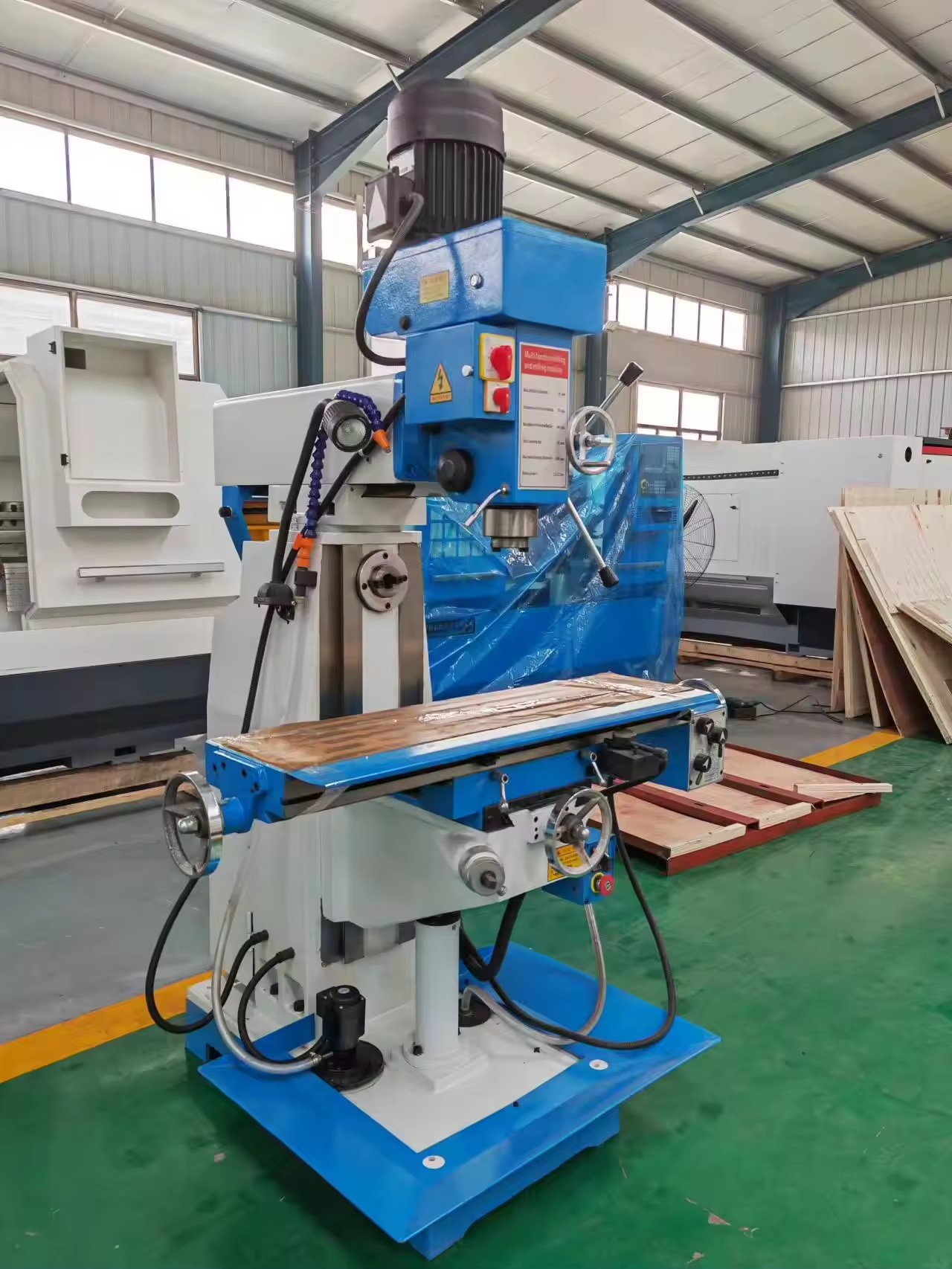 Popular China Manual Mill Zx7550cw Universal Multifunctional Drilling and Milling Machine with Dro Competitive Price