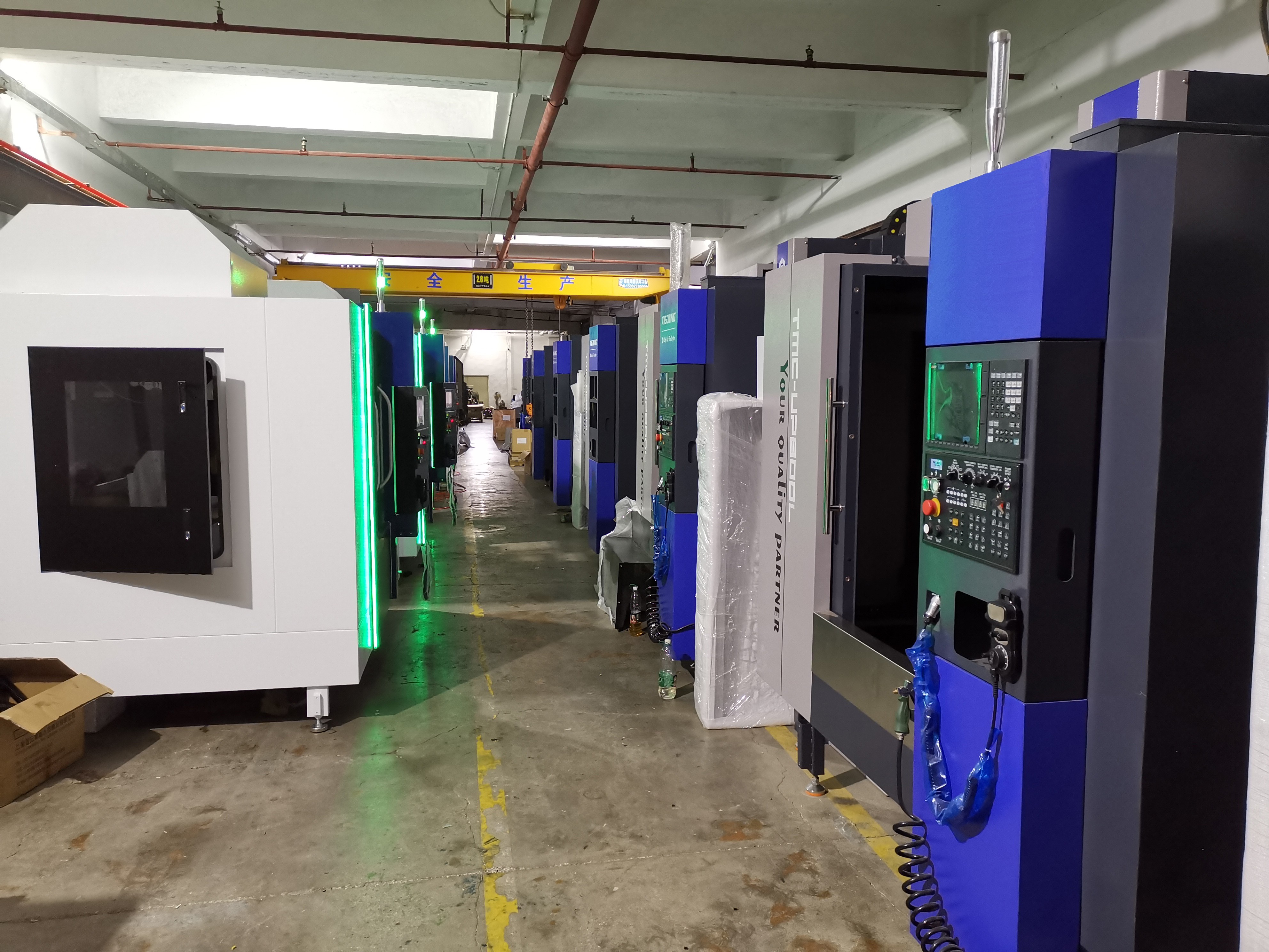 VMC850 Dongguan High Precision High Quality Vertical CNC Machining Center Siemens Control Single BT40 Automatic Light Duty