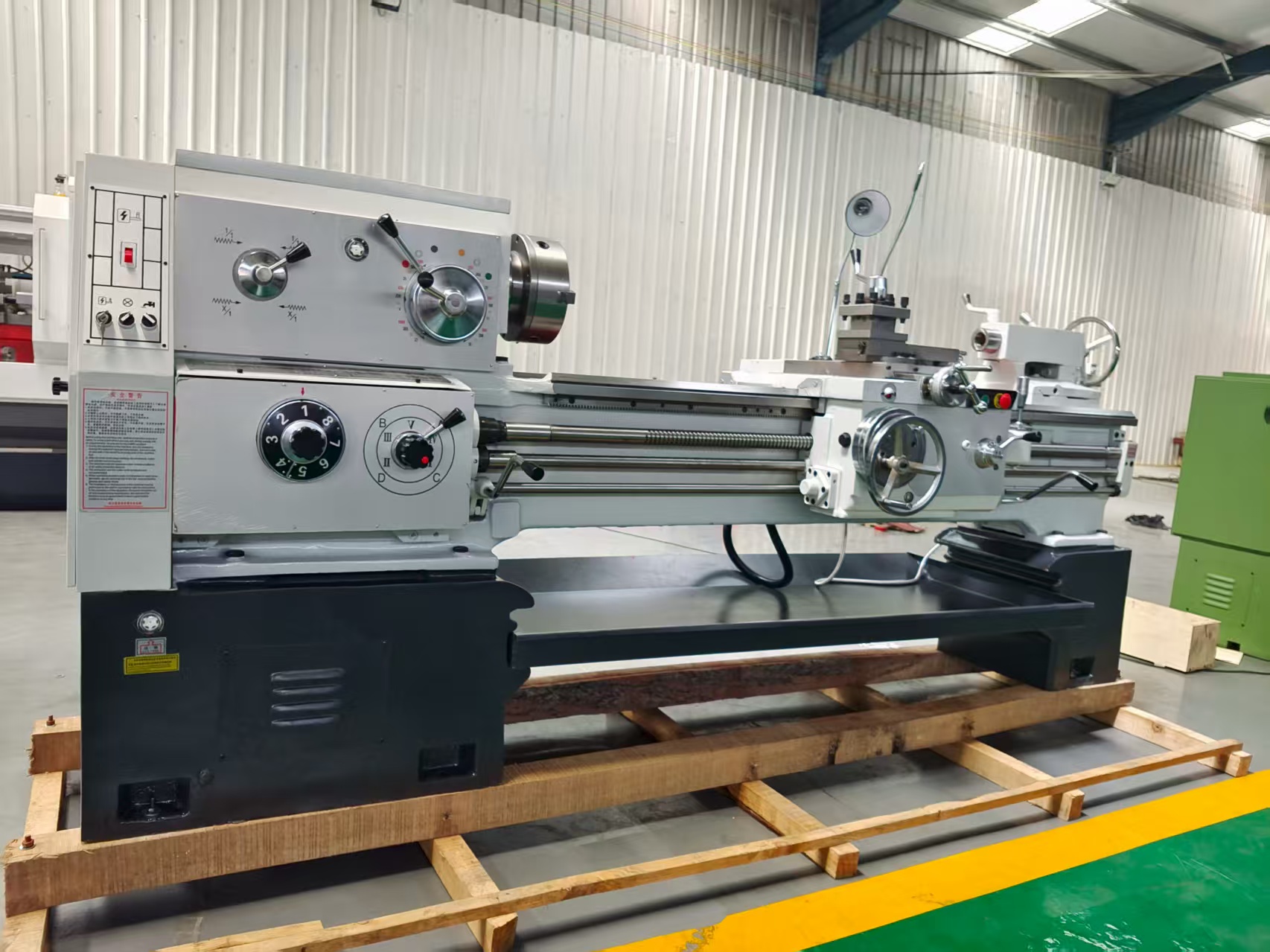 Light Duty CA6150 Automatic Horizontal Metal Lathe Machine Tool New 220V/380V BT50 Spindle 6/4 Tool Stations 10-1400 RPM 1500mm