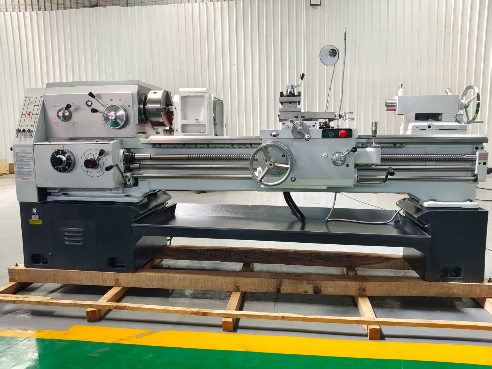 Light Duty CA6150 Automatic Horizontal Metal Lathe Machine Tool New 220V/380V BT50 Spindle 6/4 Tool Stations 10-1400 RPM 1500mm