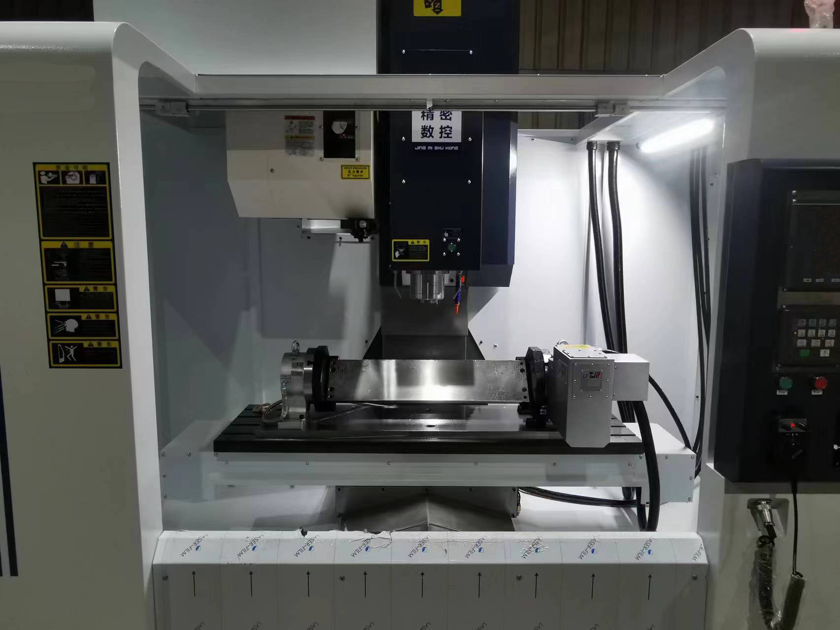 Vertical Machining Center NEWKer Control CNC 3 Axis Milling Machine 4 Axis