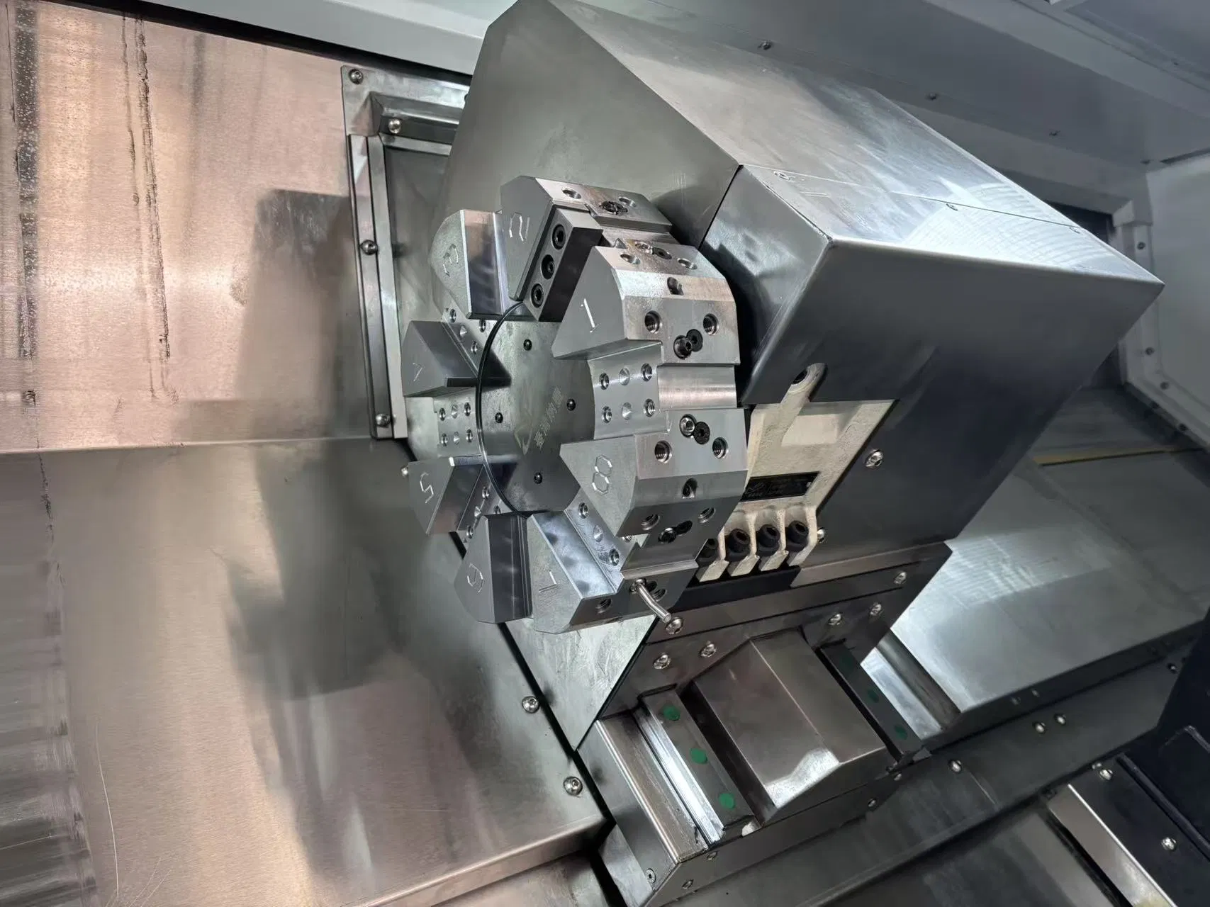 Swiss Type Tck56A Horizontal CNC Lathe Machine with 3-Jaw Chuck