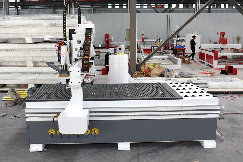 Multifunctional Portable 1325 ATC Wood Working CNC Router Engraving Machine 8x4 Cnc Wood Cutting Machine for Furniture