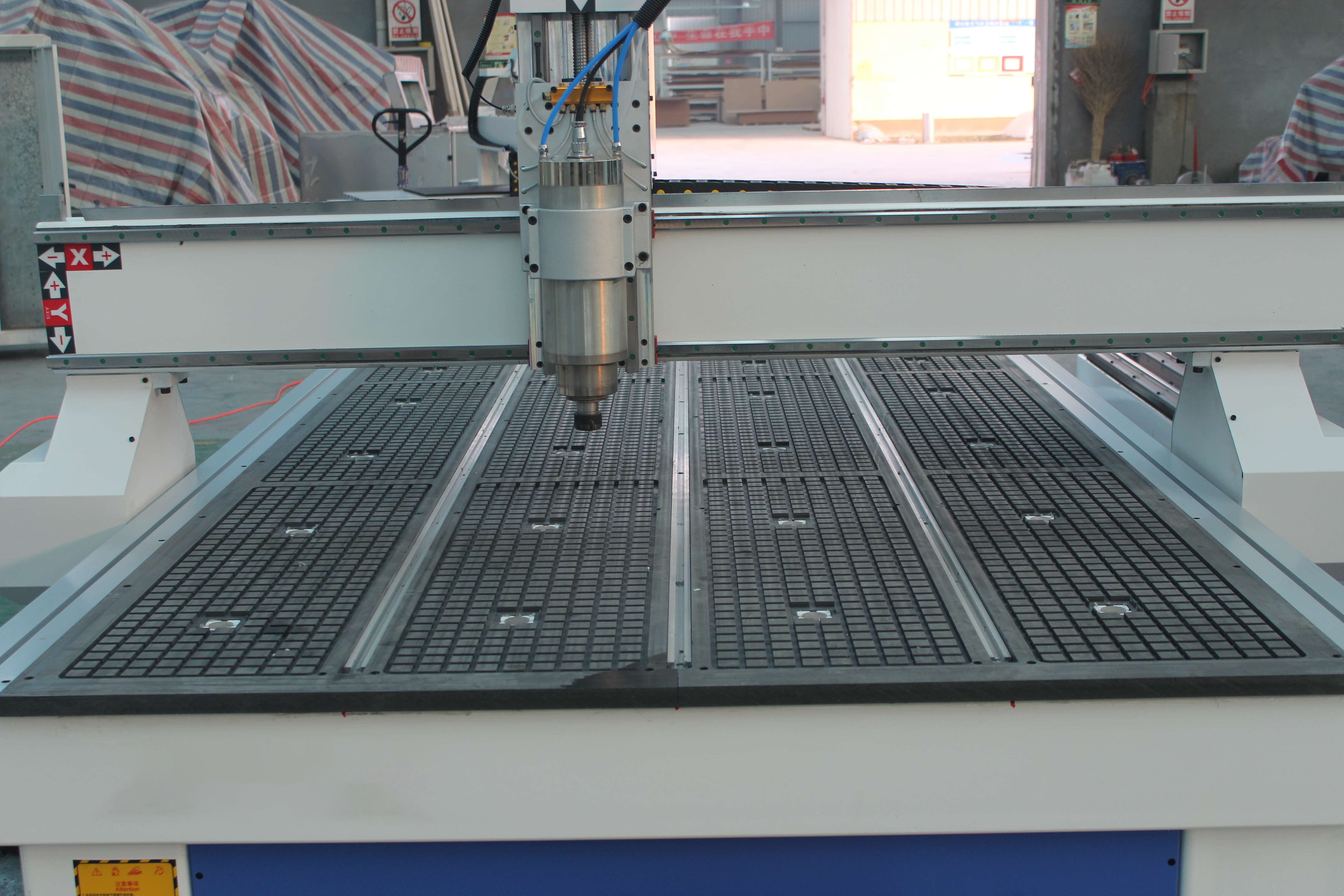 T-slot table with Vacuum table