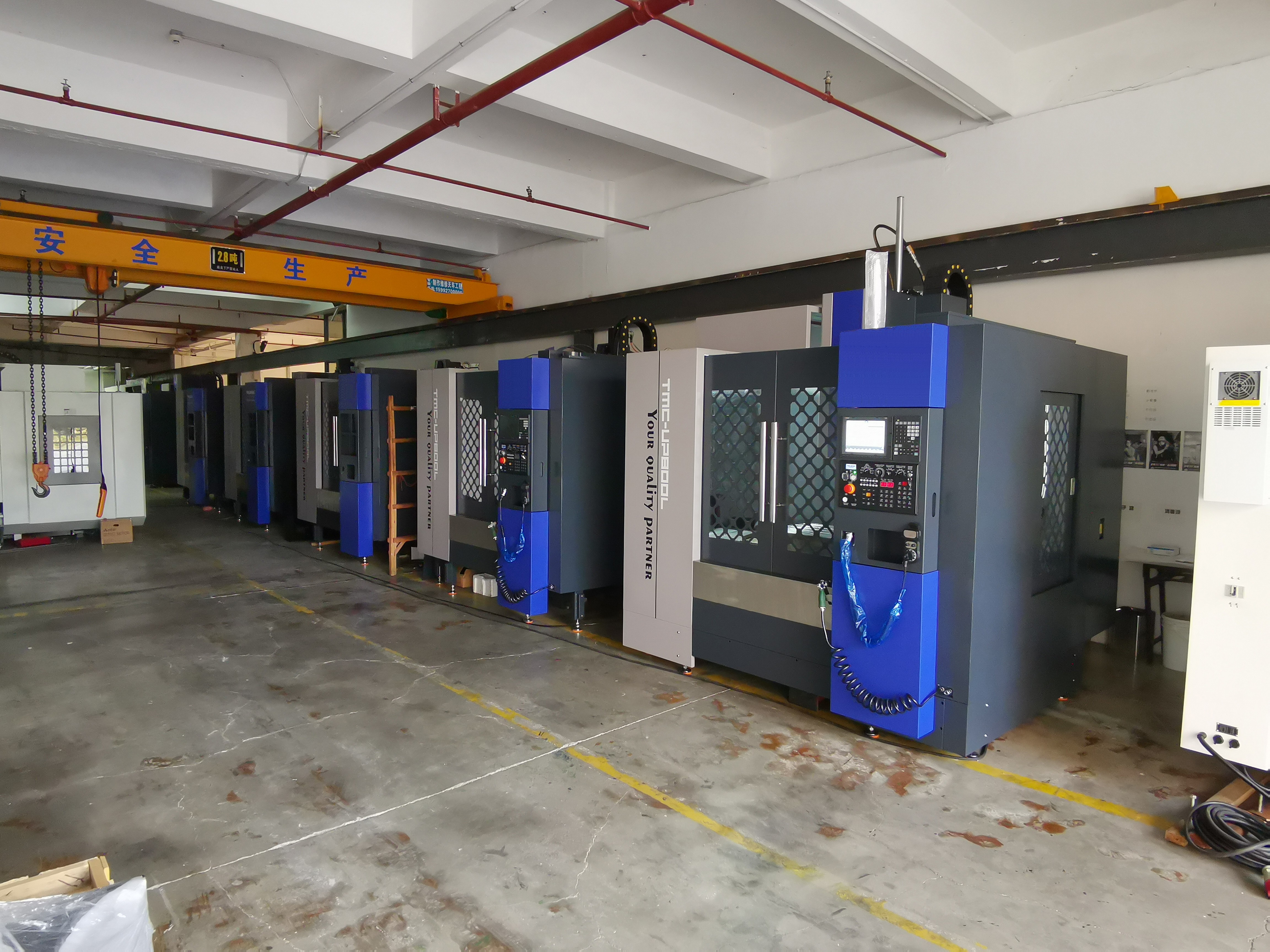 VMC850 Dongguan High Precision High Quality Vertical CNC Machining Center Siemens Control Single BT40 Automatic Light Duty
