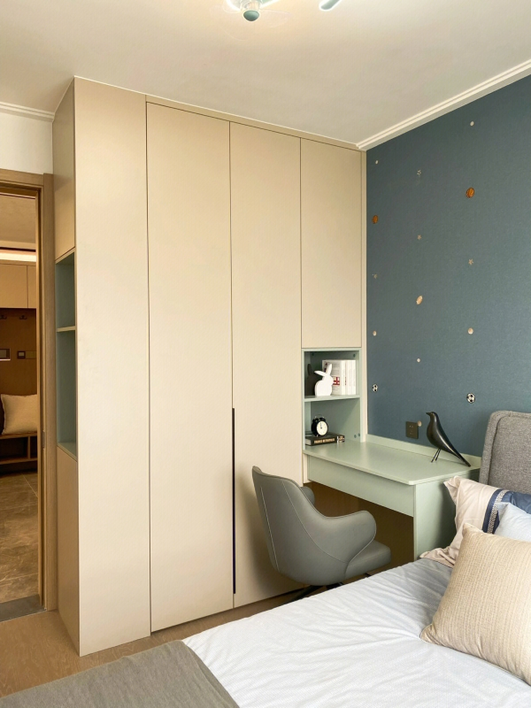 Customized Stylish and Moisture-Proof Dressing Table