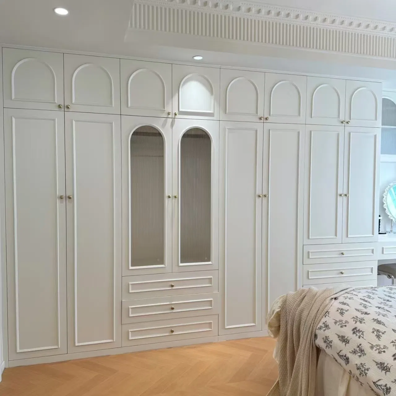 Modern Bedroom Custom Wooden Cabinet 4 Door Mirror Door for Dressing Kids Wood Storage Glass Armoire Cabinet Wardrobekids Wardrobe Various Colors and Styles