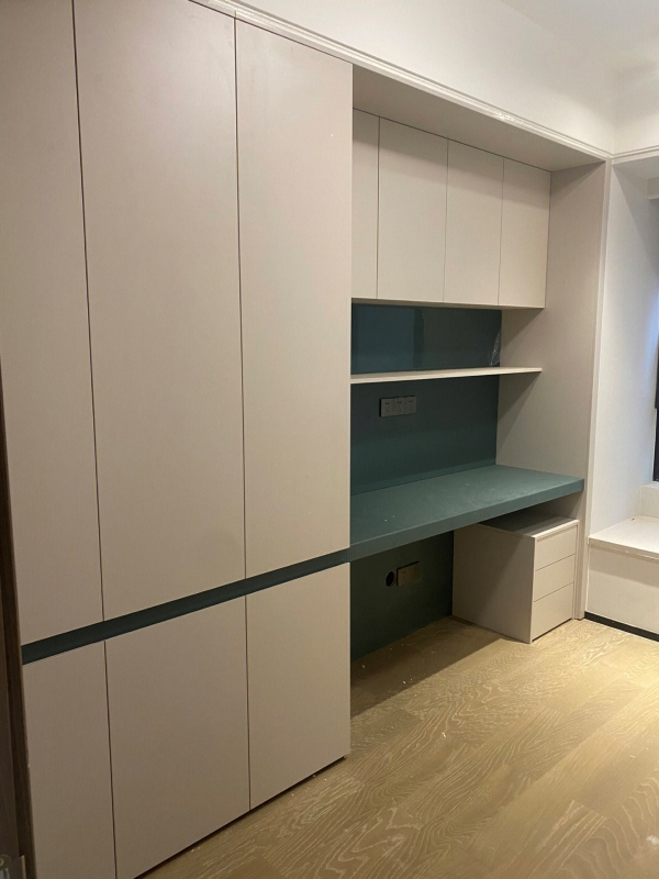 Customized Stylish and Moisture-Proof Dressing Table