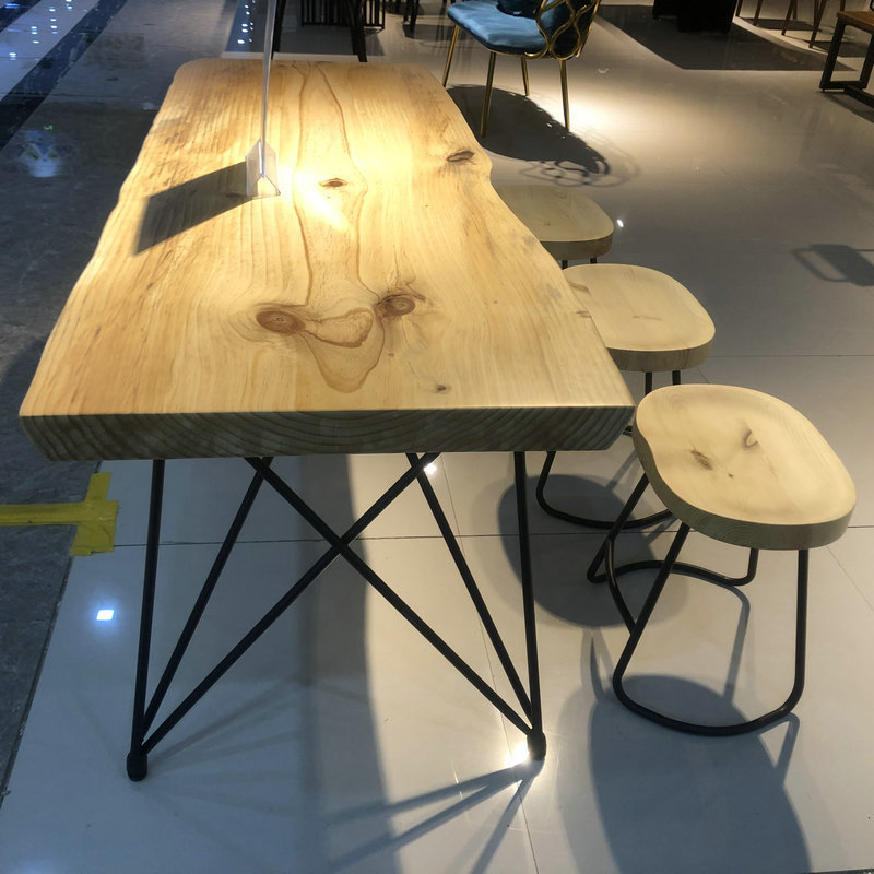 Stylish Contemporary Bar Stool with Wood and Metal Design