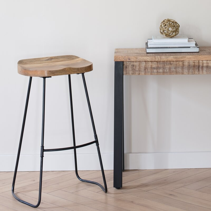 Stylish Contemporary Bar Stool with Wood and Metal Design