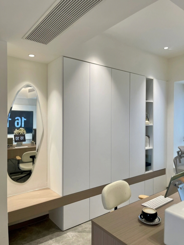 Customized Stylish and Moisture-Proof Dressing Table